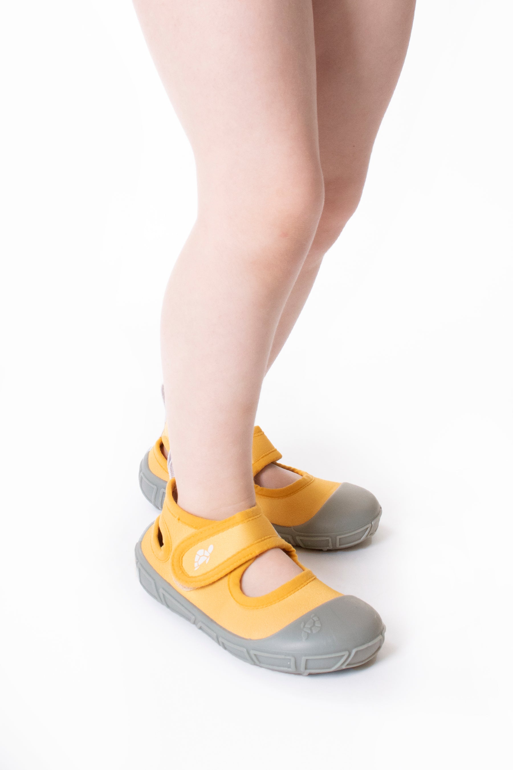 sports sandal in sand/khaki