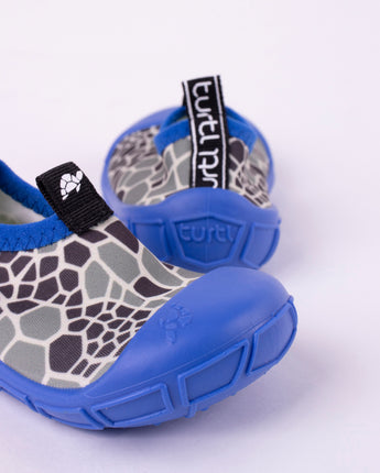 Aqua footwear deals