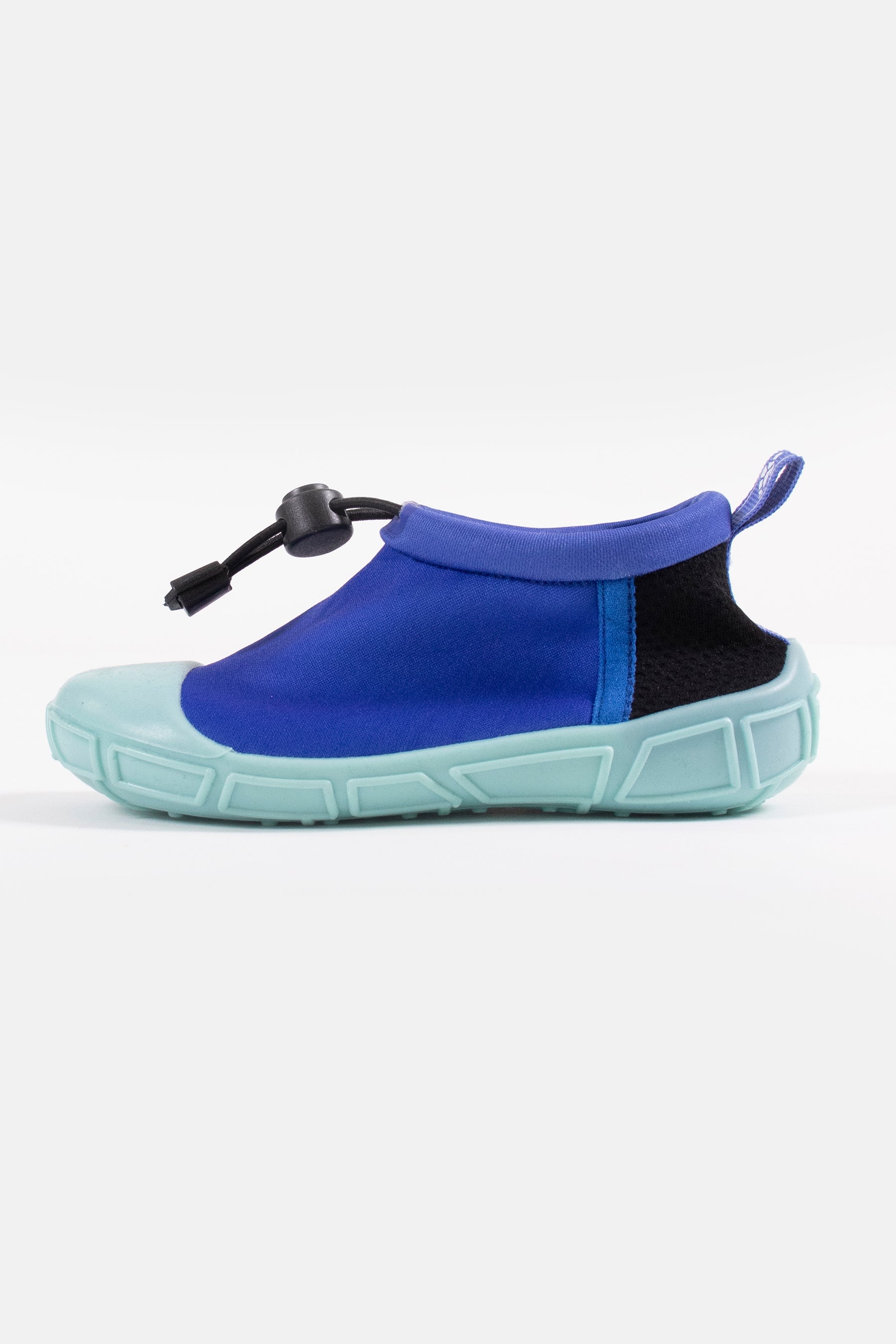 toggle aqua/water shoes in blue